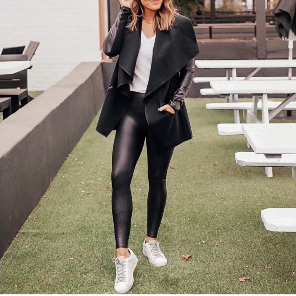 Shiny black faux leather leggings Size Medium